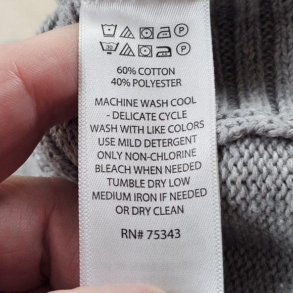 Tahari Gray Ribbed Turtleneck Sweater in Small - Picture 6 of 6